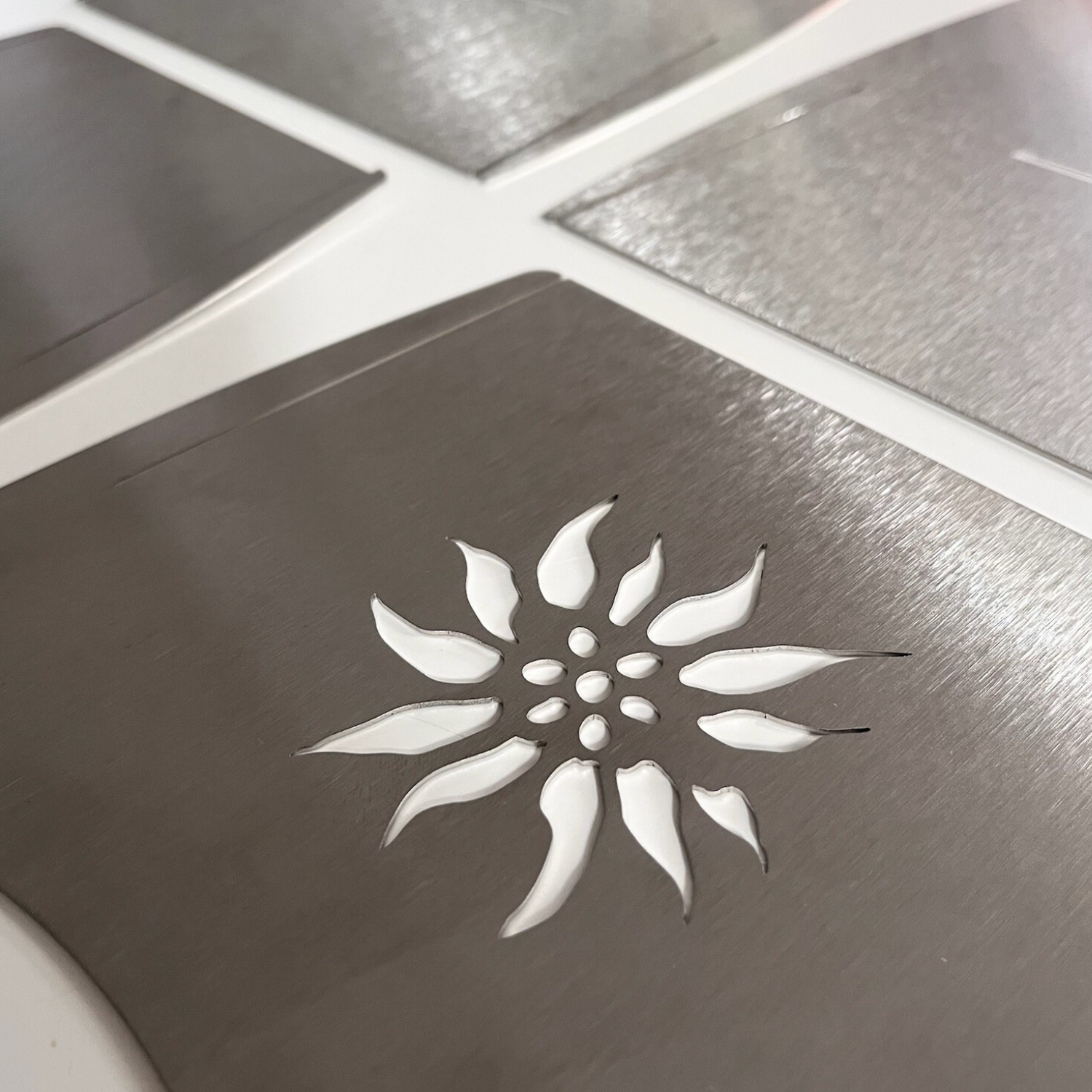 Set de 4 plaques en inox - KitFondue 4 personnes